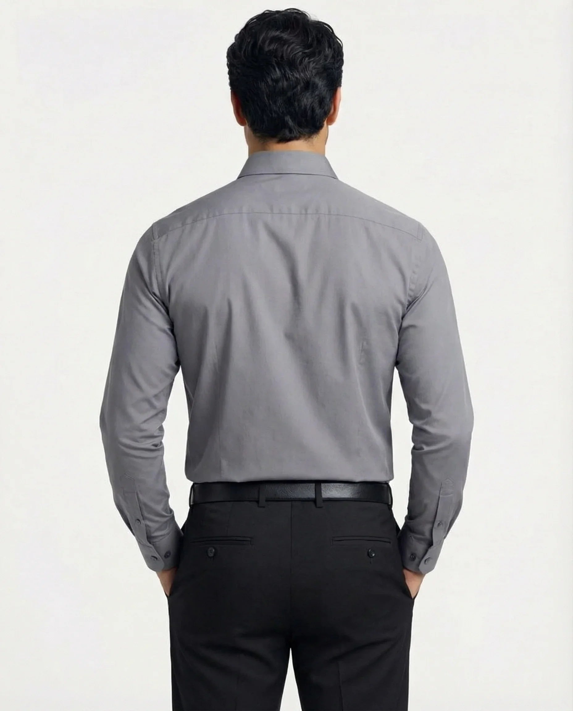 Effortless men's wrinkle-resistant dress shirt for busy professionals.