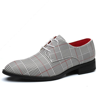 Men's sophisticated lace-up oxfords, featuring a unique plaid pattern for a bold fashion statement.