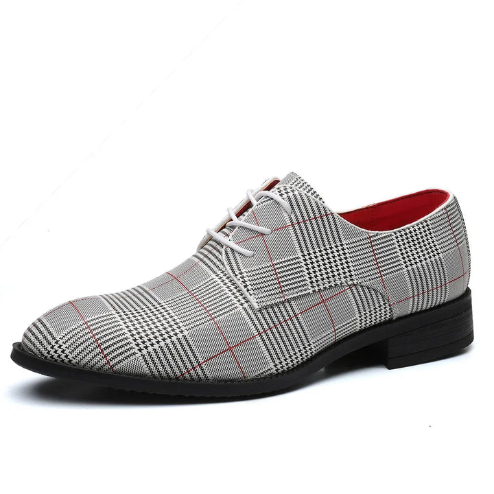 Men's sophisticated lace-up oxfords, featuring a unique plaid pattern for a bold fashion statement.