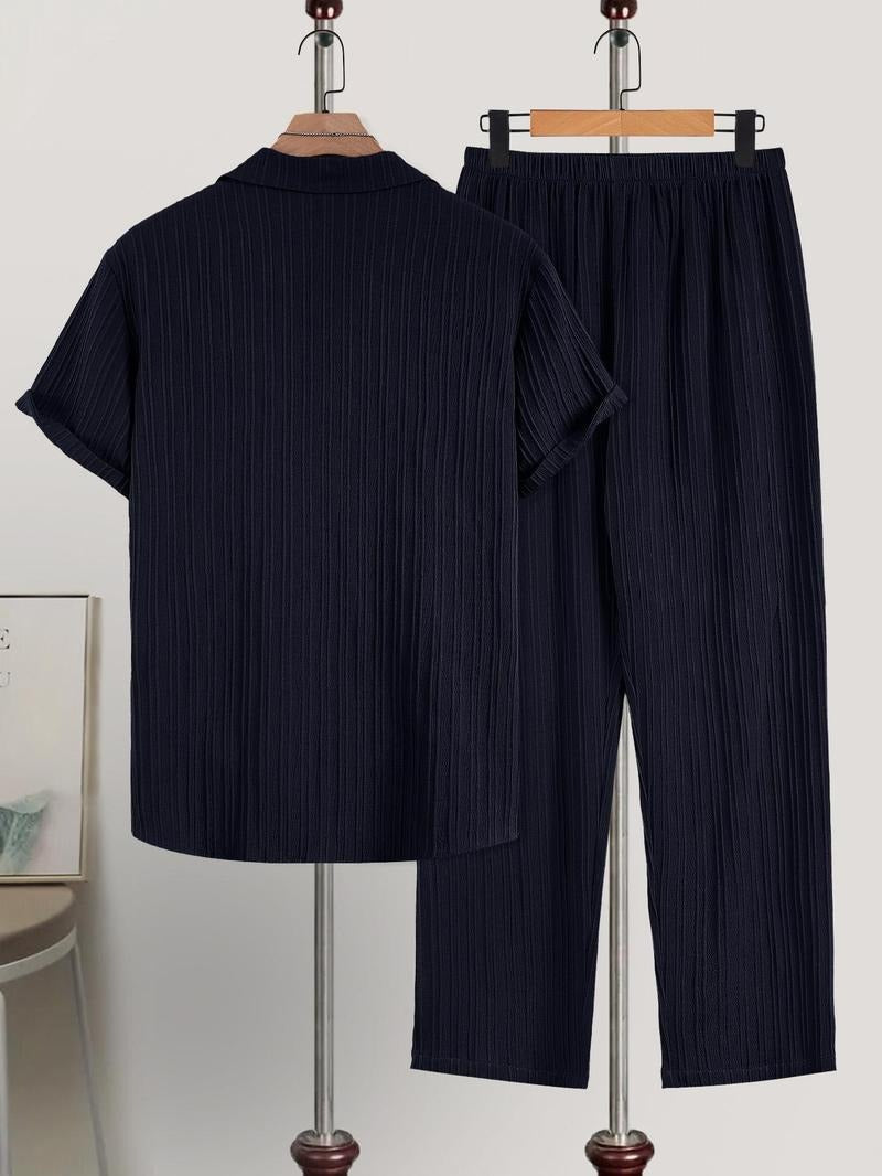 Casual men's pleated lounge set, two-piece relaxed fit outfit, ideal for home, travel, or everyday comfort.