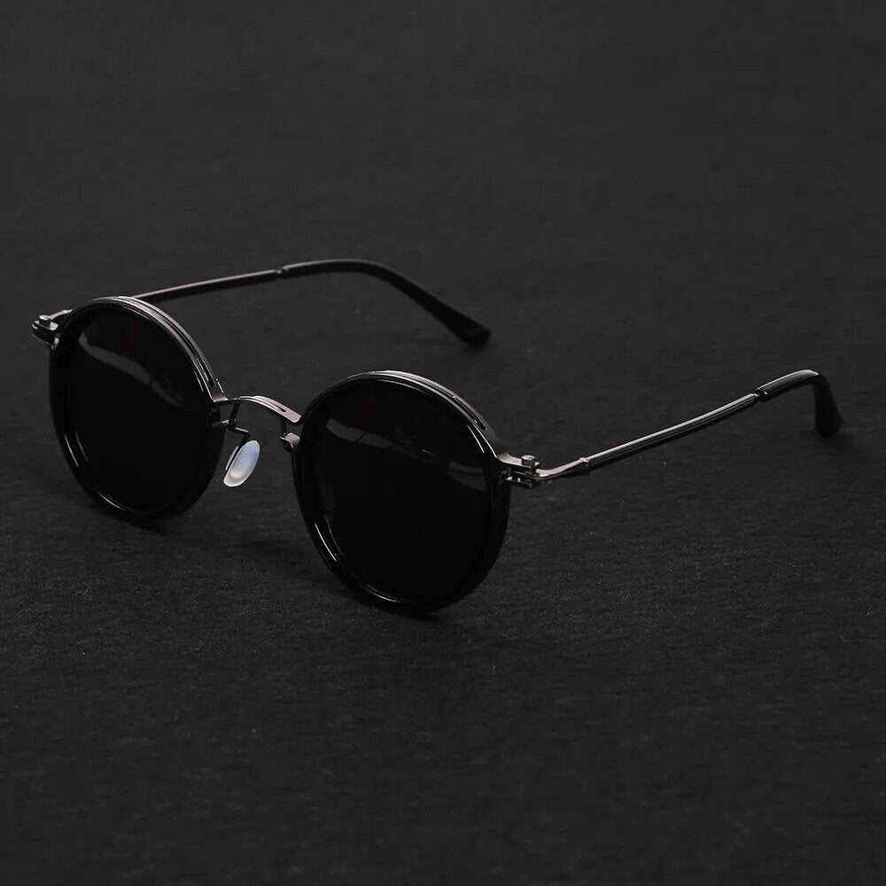 Polarized double bridge men's sunglasses with sturdy metal frame. Anti-glare for outdoor activities.