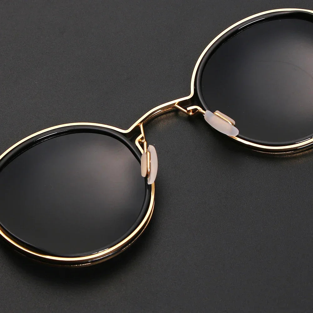 Achieve clear vision with these men's polarized Jetset sunglasses. Fashionable metal frame & UV protection.