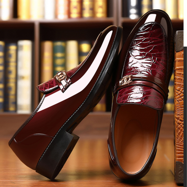 Men's formal footwear: sleek slip-on loafers, perfect for a refined, modern look.