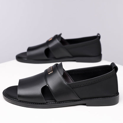 Men's comfortable walking sandals with adjustable straps, suitable for various outdoor and casual settings.