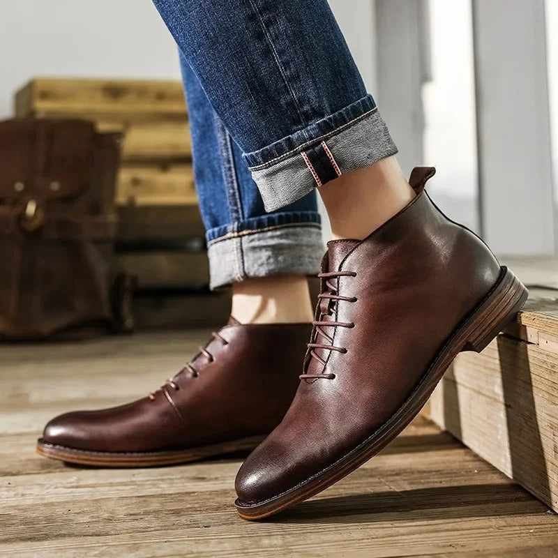 Comfortable men's premium leather dress boots, ideal for long wear and formal occasions.