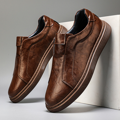 Men's premium casual sneakers for everyday comfort and versatile style.