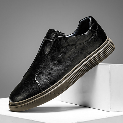 Sophisticated men's casual footwear, for superior daily comfort.