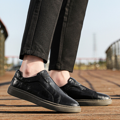 Versatile men's fashion shoes, offering everyday comfort & style.