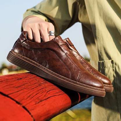 Everyday men's casual shoes, offering premium comfort and sleek design.