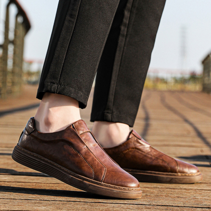 Fashionable men's casual footwear, ensuring comfort for any occasion.
