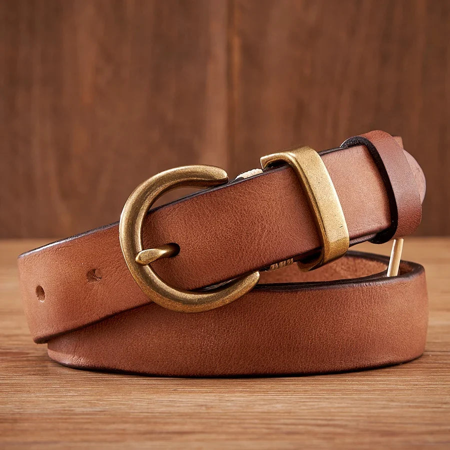 High-quality men's durable cowhide leather belt, a timeless accessory with a solid brass buckle for classic men's fashion.
