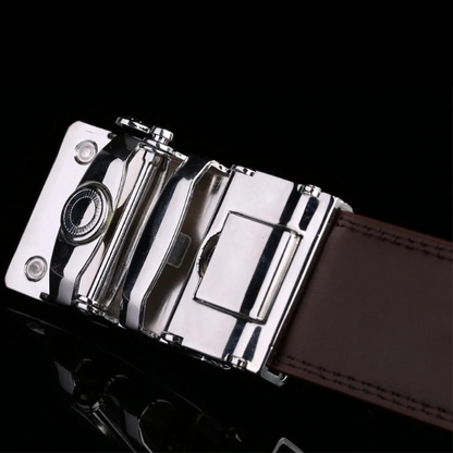 Durable men's cowhide leather belt, built to last with a reliable automatic ratchet buckle.
