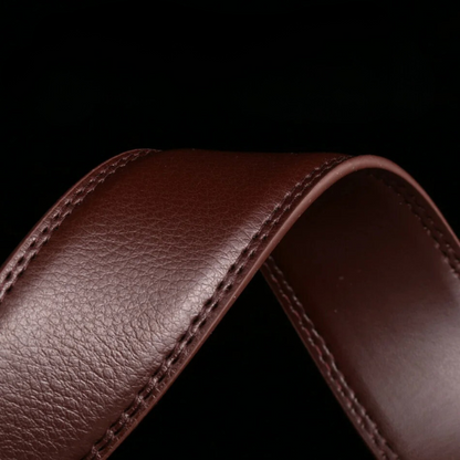 Stylish men's leather belt with innovative automatic ratchet buckle, ideal for dress or casual outfits.