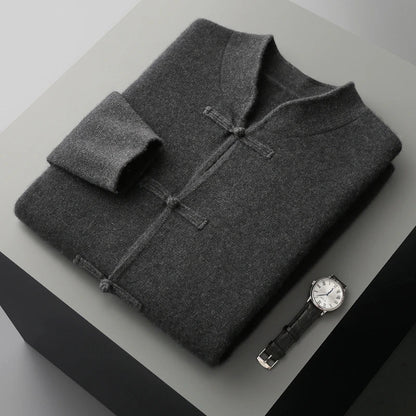 Ultra-comfortable men's lightweight cardigan, perfect for a relaxed yet refined style.