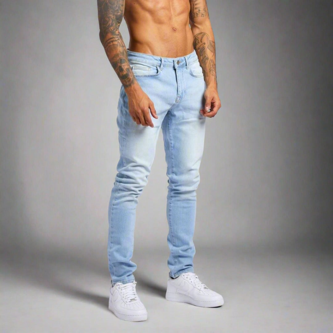 Stylish men's modern fit stretch jeans, premium denim for casual & everyday wear.