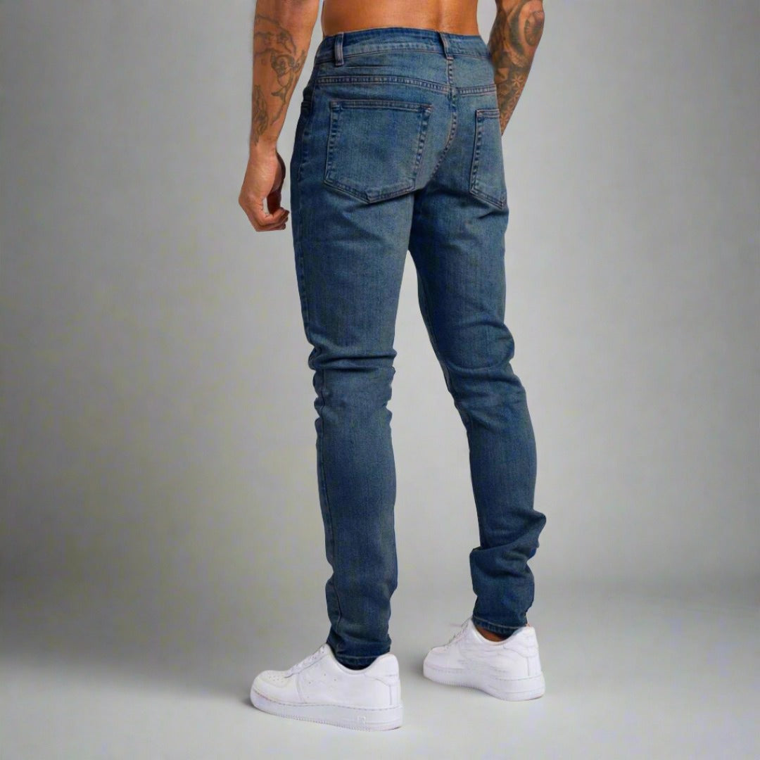 Versatile men's comfort stretch jeans, modern fit denim pants for everyday casual wear.
