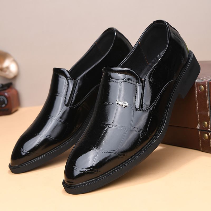 Men's professional slip-on loafers in dark leather, ideal for sharp business style & formal attire.