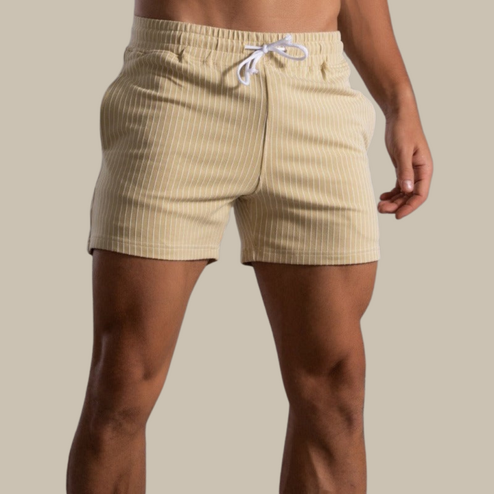 Men's quick-drying swim shorts in stylish design, perfect for beach & pool.