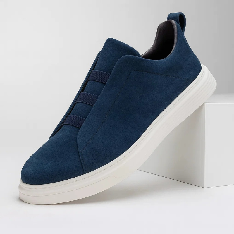 Refined men's casual sneakers, blending everyday style with ultimate comfort. Classic design.