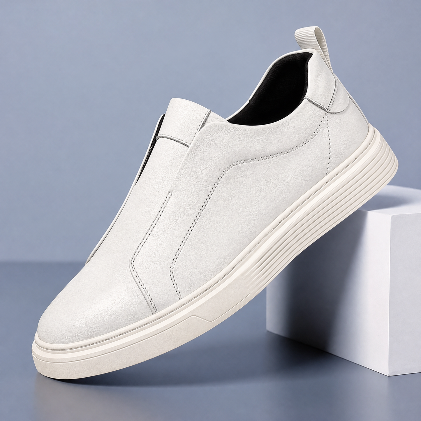 Men's refined everyday sneakers in modern style. Comfortable casual shoes for everyday wear & men's fashion.