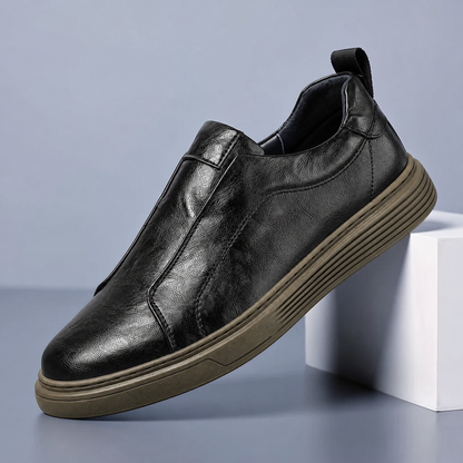 Men's stylish everyday sneakers. Comfortable modern casual shoes, perfect footwear for a refined look.