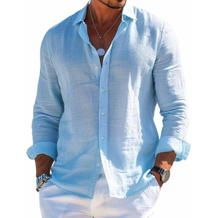 Breathable men's short sleeve button-up shirt, ideal regular fit casual top for summer holidays.