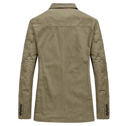 Polished men's relaxed fit blazer in a versatile style. Three-button design for modern smart casual looks.