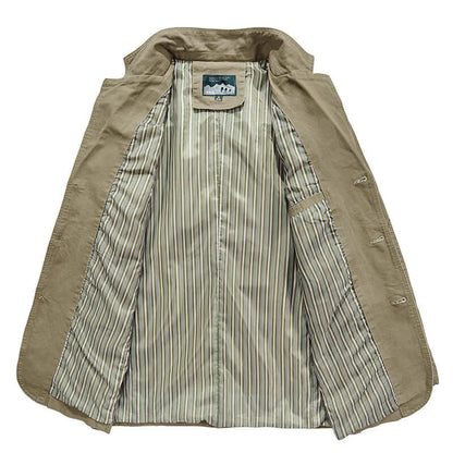 Comfortable men's tailored blazer, relaxed fit for everyday style. Versatile casual jacket for modern men.