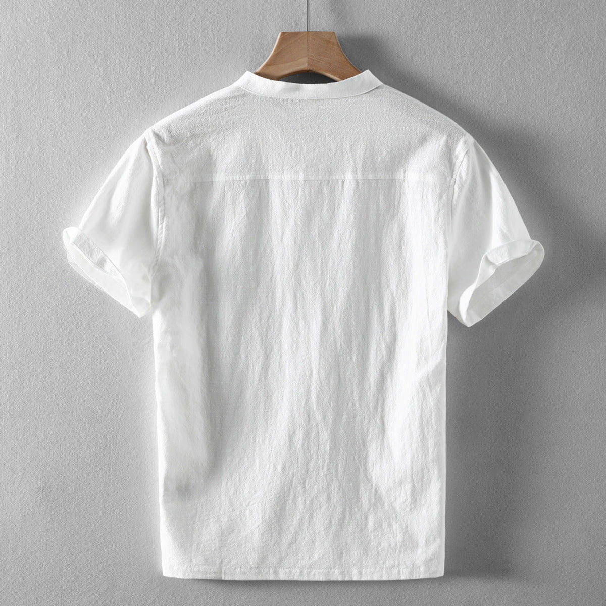 Stylish men's casual button-down shirt with a relaxed fit, great for spring/summer versatility.