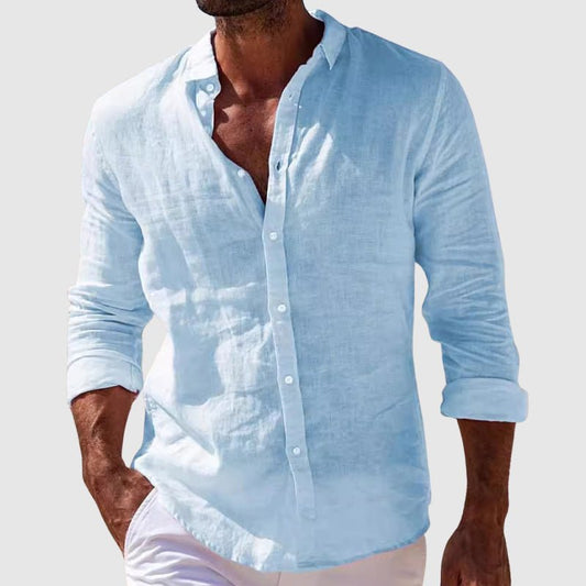Men's relaxed fit button-up shirt in light fabric for effortless summer style & warm weather comfort.