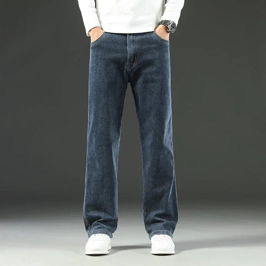 Men's relaxed fit carpenter jeans, durable denim, ideal for workwear & casual everyday fashion.