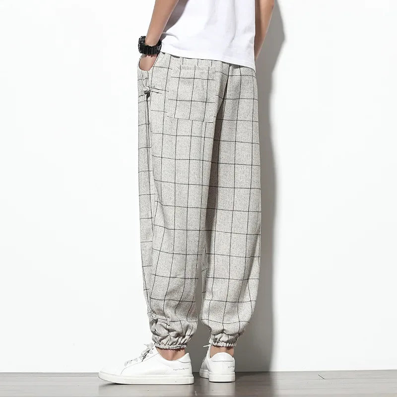 Casual men's loungewear trousers with a relaxed fit for ultimate comfort and everyday style.