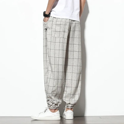 Casual men's loungewear trousers with a relaxed fit for ultimate comfort and everyday style.