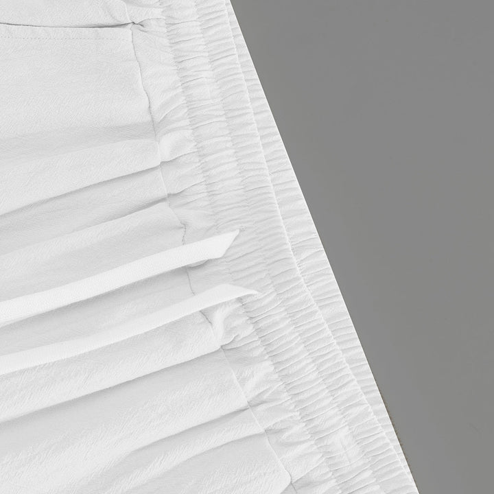 Coordinated men's linen set: relaxed fit shirt and comfortable drawstring pants. Essential for summer fashion.