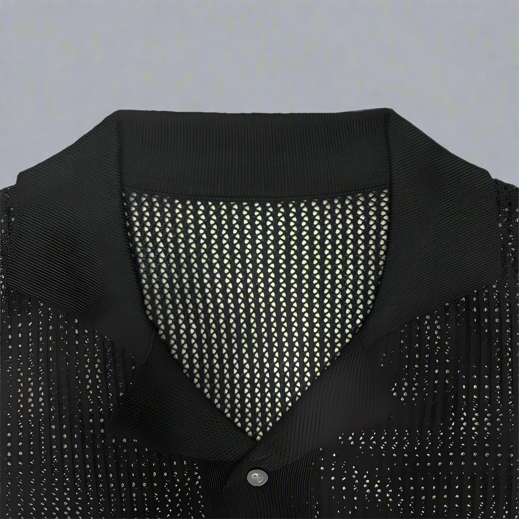 Stylish men's knit button-up, short sleeve & relaxed fit, a must-have for summer fashion.