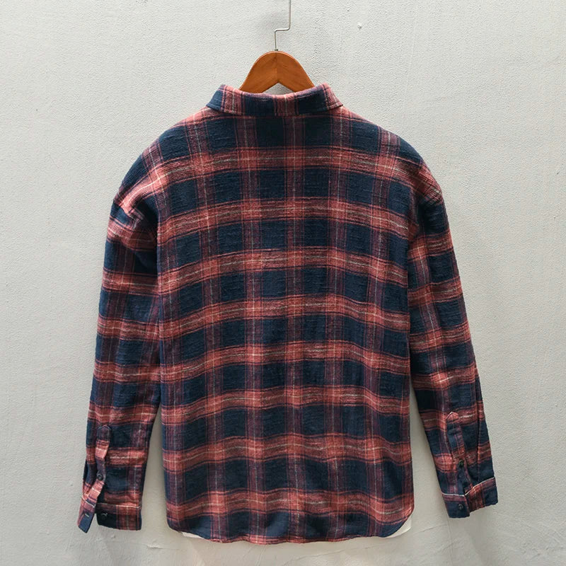 Casual men's long-sleeve plaid shirt, relaxed fit, perfect as a button-down or layering top.
