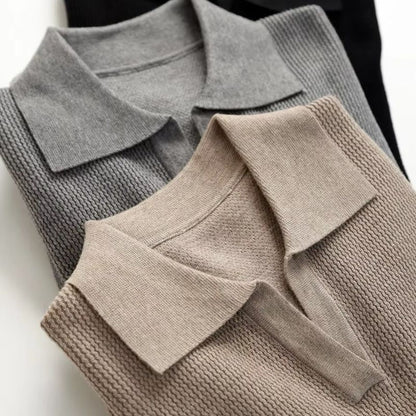 Comfortable men's relaxed fit sweater, ideal for casual wear. Features a unique collar detail and stylish look.