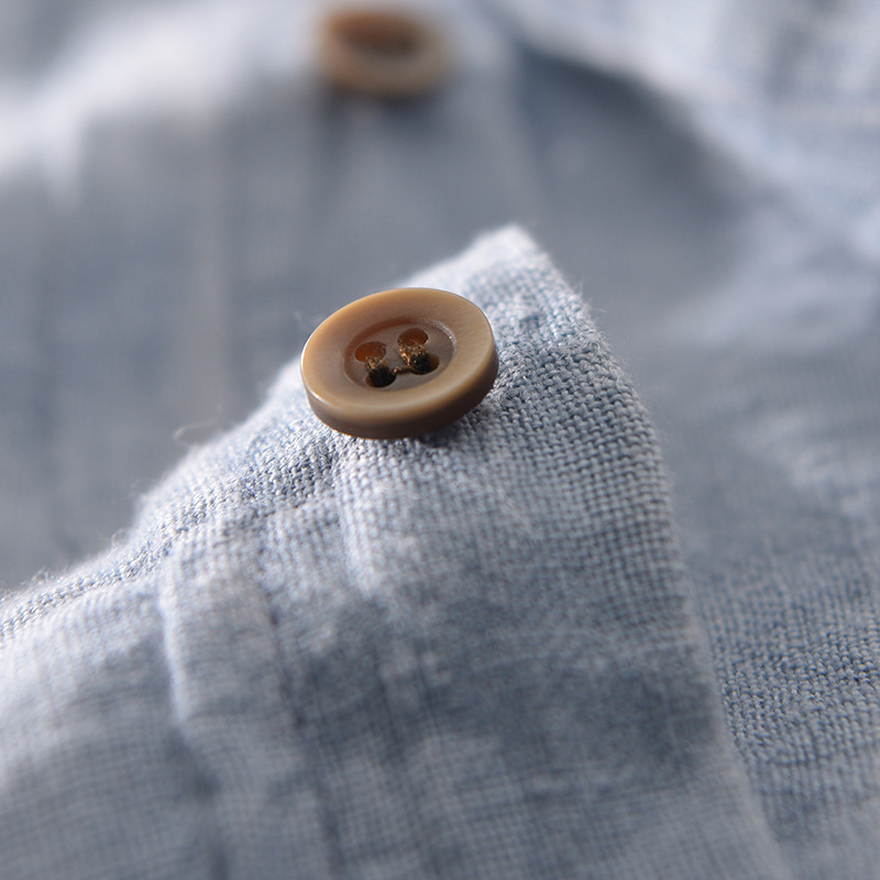 Breathable & lightweight men's summer shirt, short-sleeve, relaxed fit for ultimate comfort.