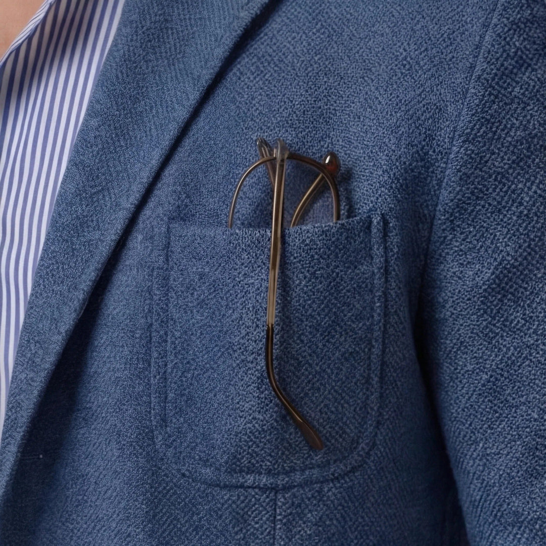 Comfortable men's relaxed fit summer blazer, lightweight & breathable for daily fashion.