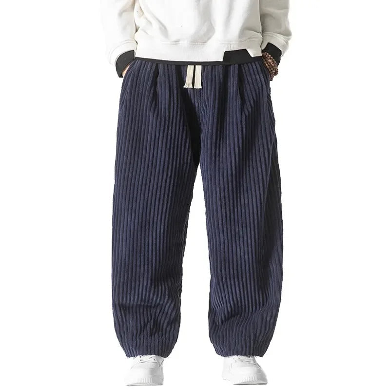 Stylish men's relaxed fit pants for versatile weekend wear, comfortable everyday fashion & relaxed style.