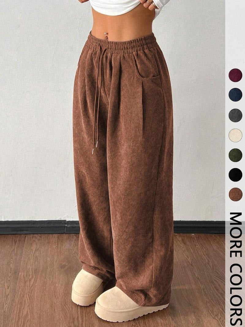 Men's relaxed fit wide-leg trousers, perfect for effortless casual style and everyday comfort.