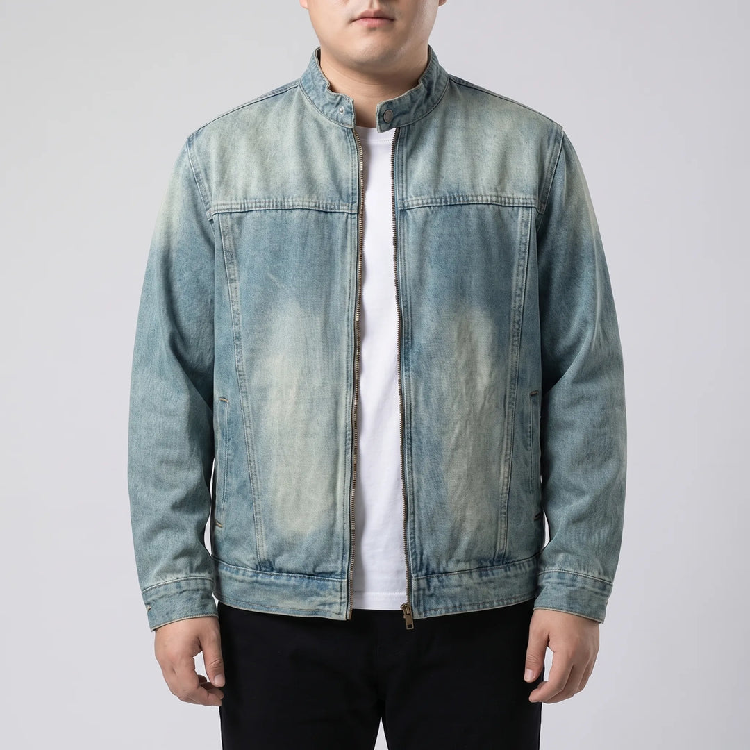 Modern men's fashion zip-up jacket, featuring a loose fit and long sleeves for a trendy casual look.