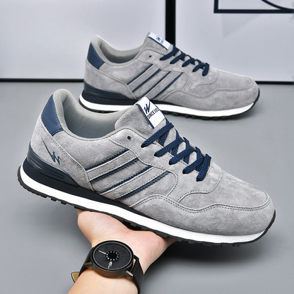 Lightweight men's retro fashion sneakers for comfortable daily wear and casual footwear.