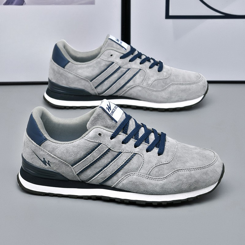 Men's comfortable retro athletic sneakers in classic style, great for everyday fashion.