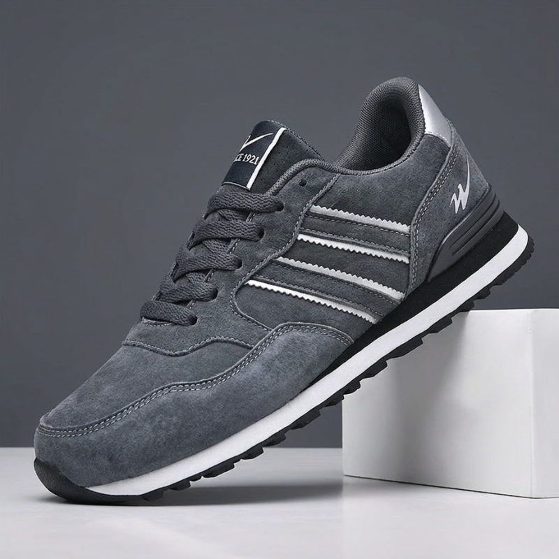 Stylish men's retro sneakers for athletic and casual wear, offering classic comfort.