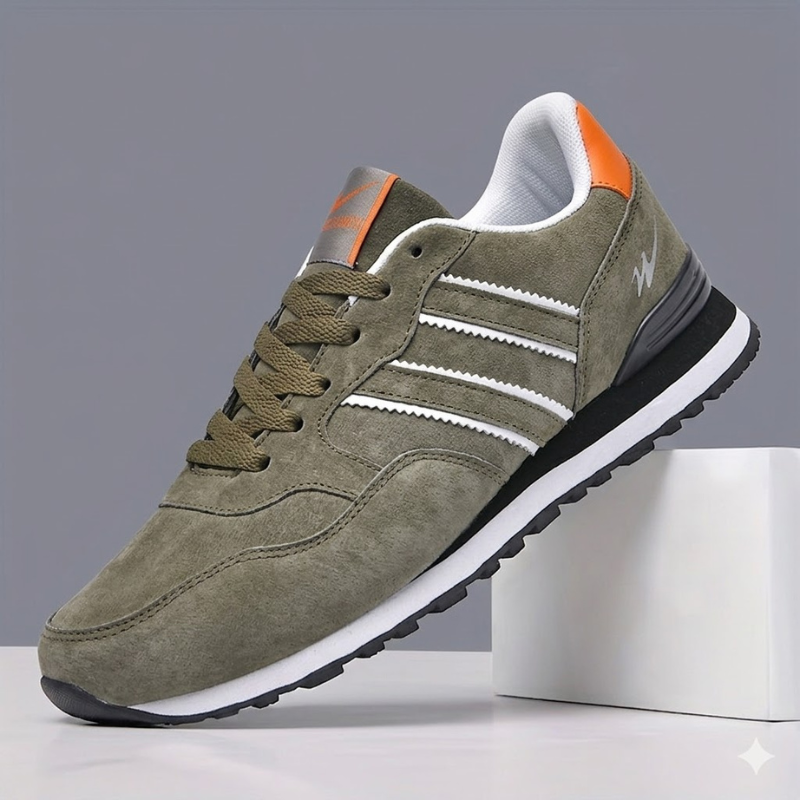 Classic men's retro athletic footwear, comfortable and stylish for daily casual wear.