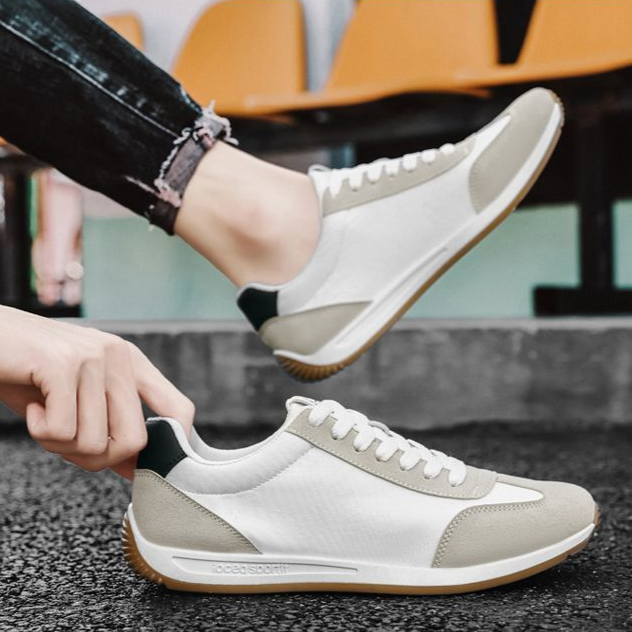Durable men's retro sneakers, built for daily wear with classic style & comfort.