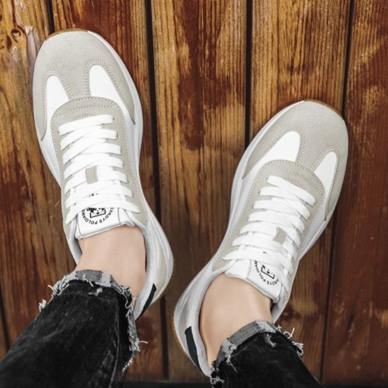 Men's classic retro sneakers, combining comfort, durability, and daily style.