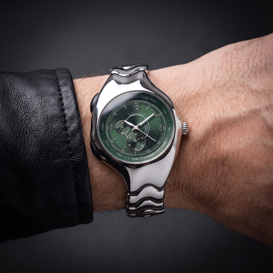 Men's retro oval face quartz watch with luminous dial, a stylish vintage timepiece for him.