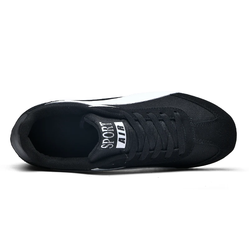 Comfortable men's retro white blue sneakers, timeless design for everyday.
